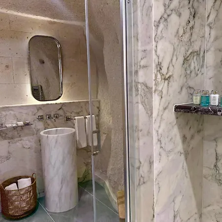 Ξενοδοχείο Miras 4*