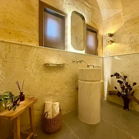 Ξενοδοχείο Miras 4*